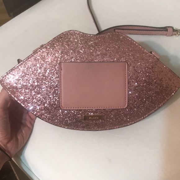 Aldo Laraviel Pink Glitter Sequin Lip Bag! - Picture 5 of 8